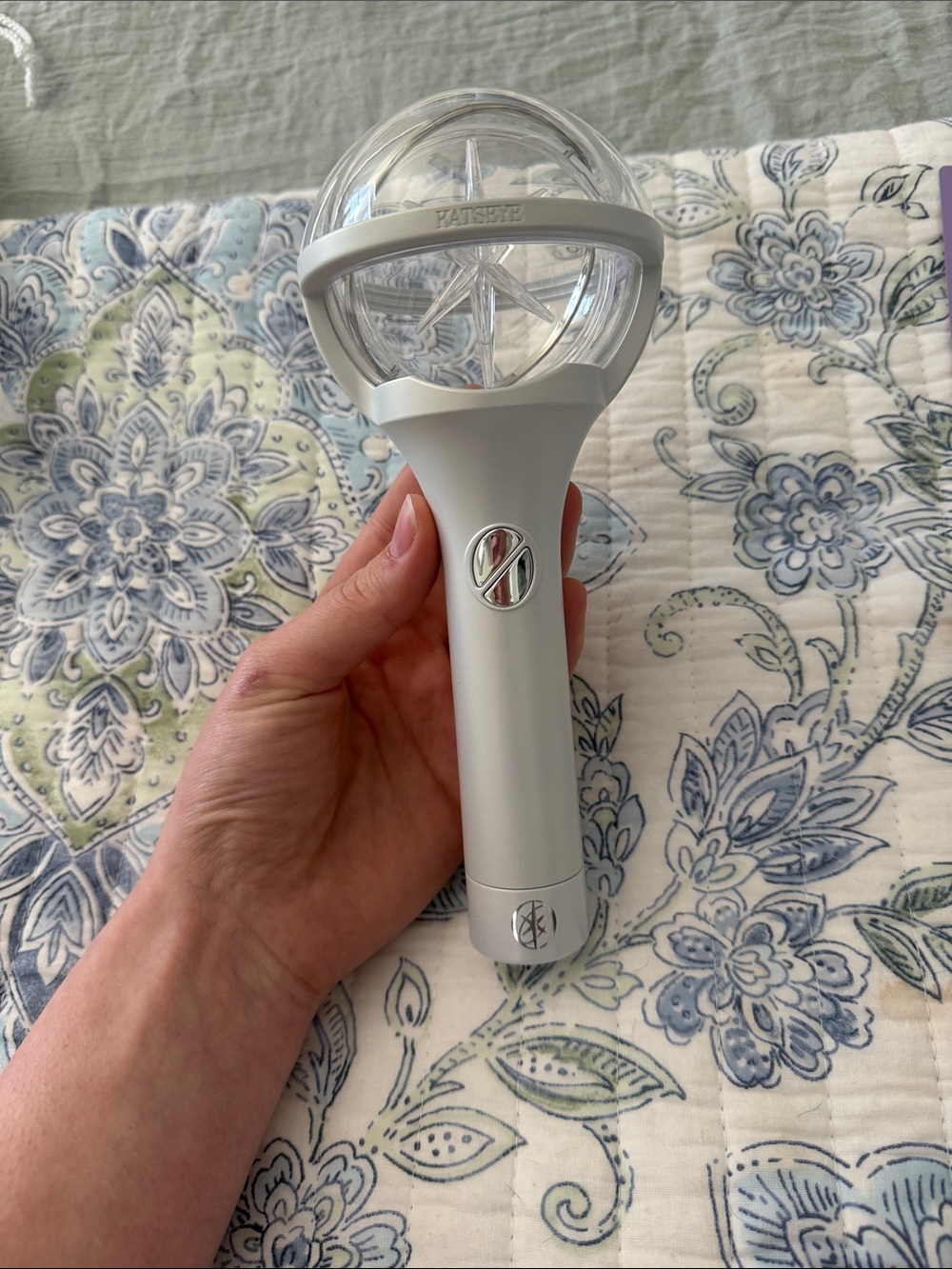 KATSEYE OFFICAL LIGHTSTICK - Picture 3 of 17